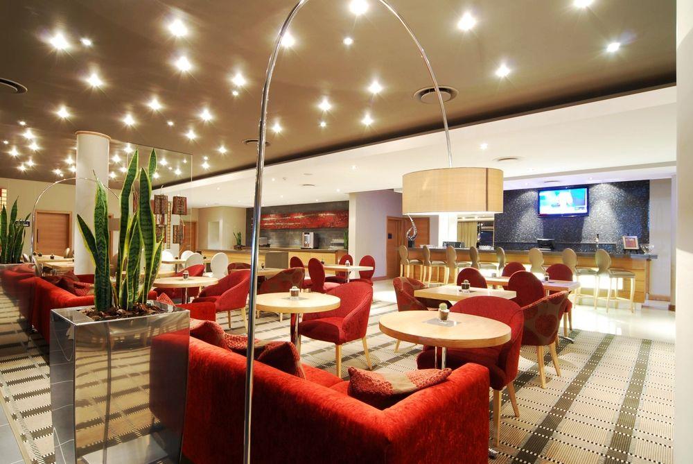 Holiday Inn Express Sandton-Woodmead By Ihg Екстериор снимка