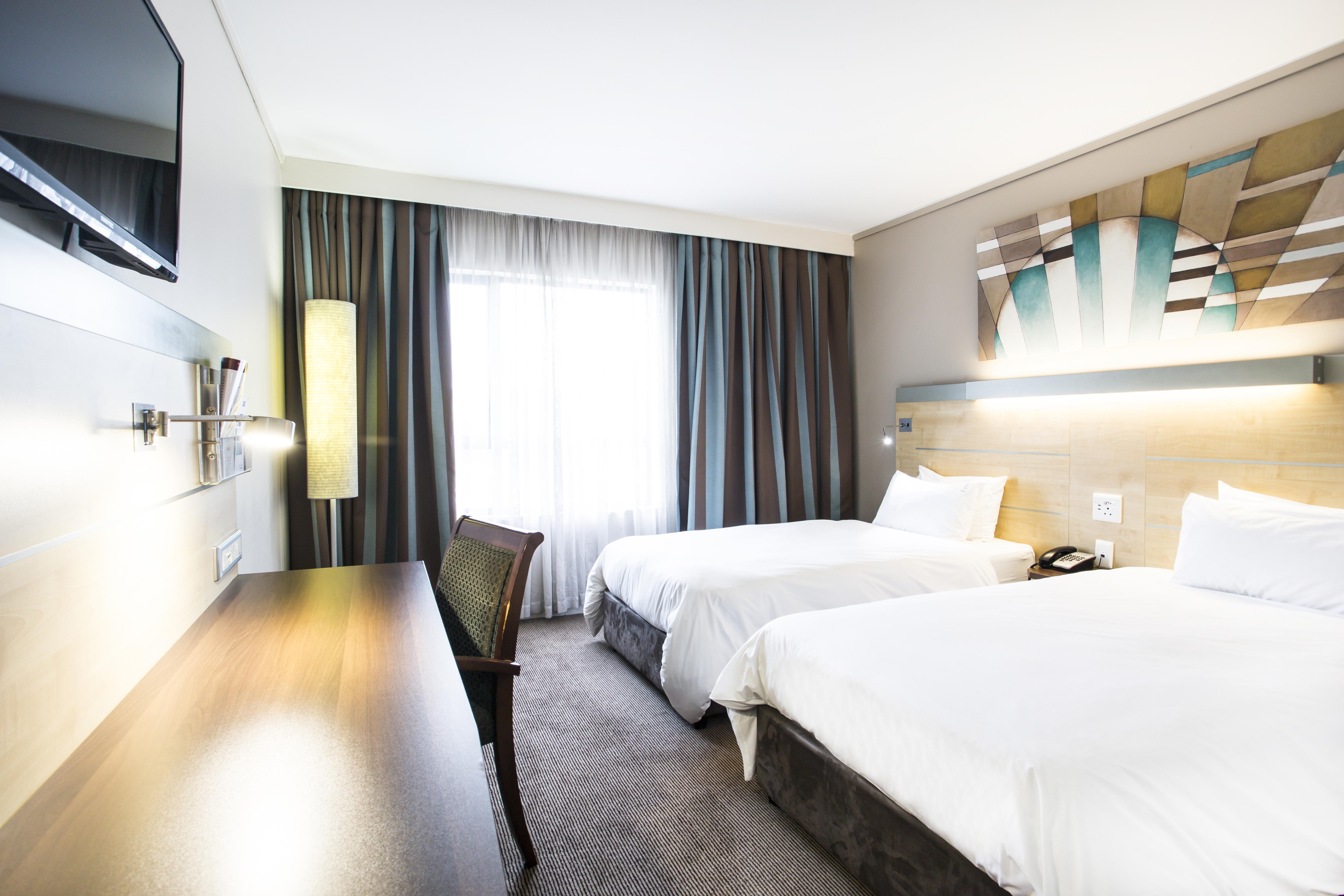 Holiday Inn Express Sandton-Woodmead By Ihg Екстериор снимка
