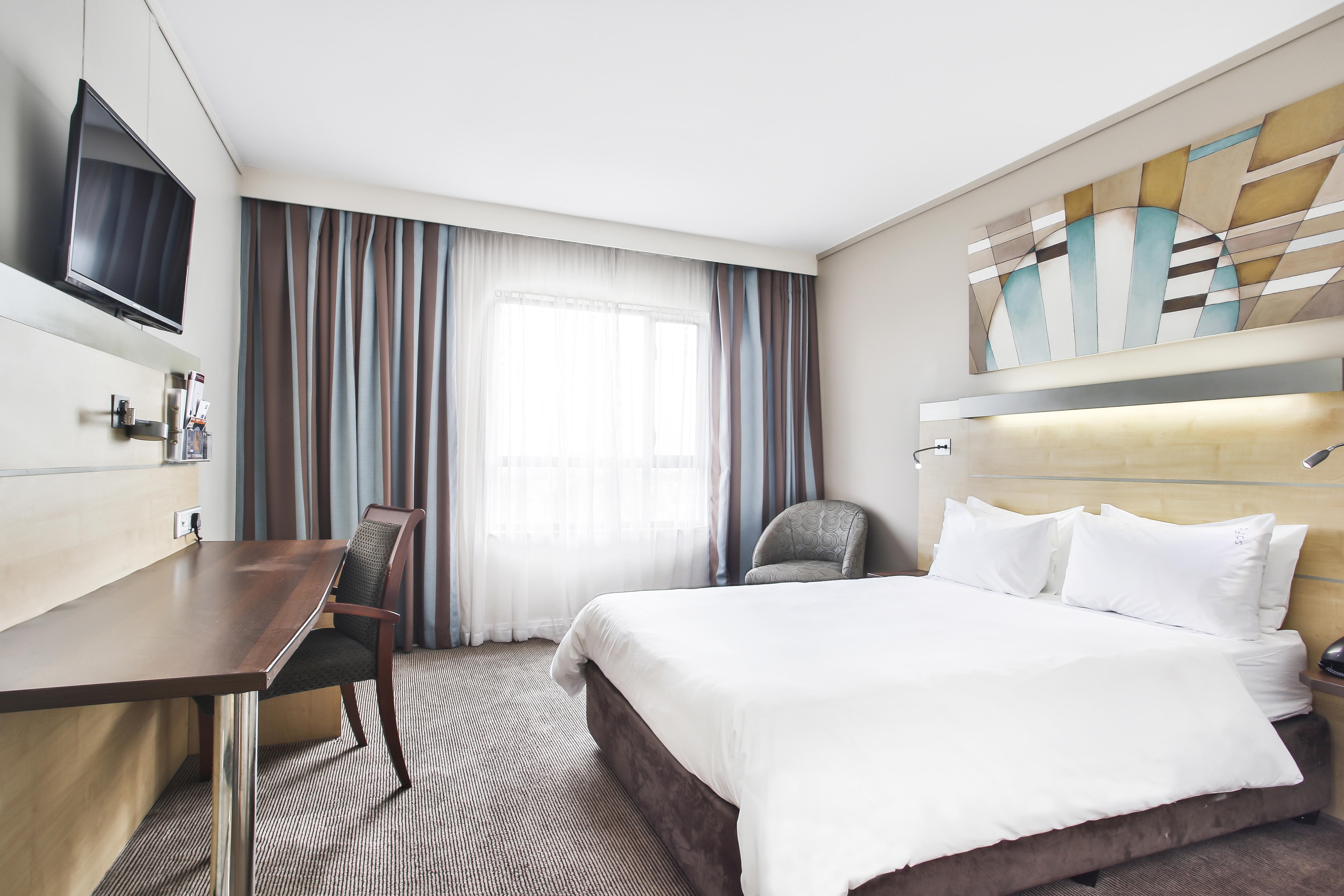 Holiday Inn Express Sandton-Woodmead By Ihg Екстериор снимка
