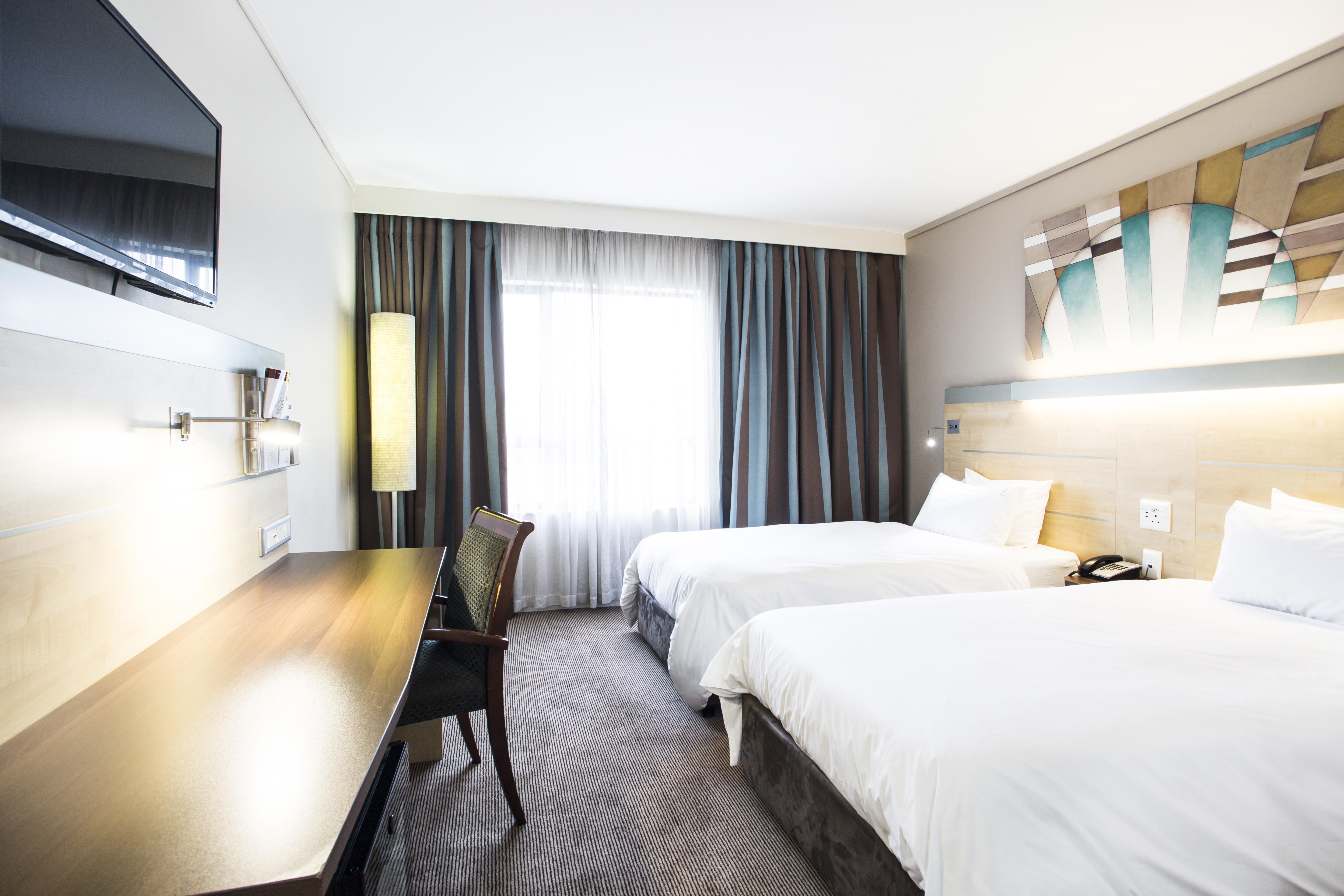 Holiday Inn Express Sandton-Woodmead By Ihg Екстериор снимка