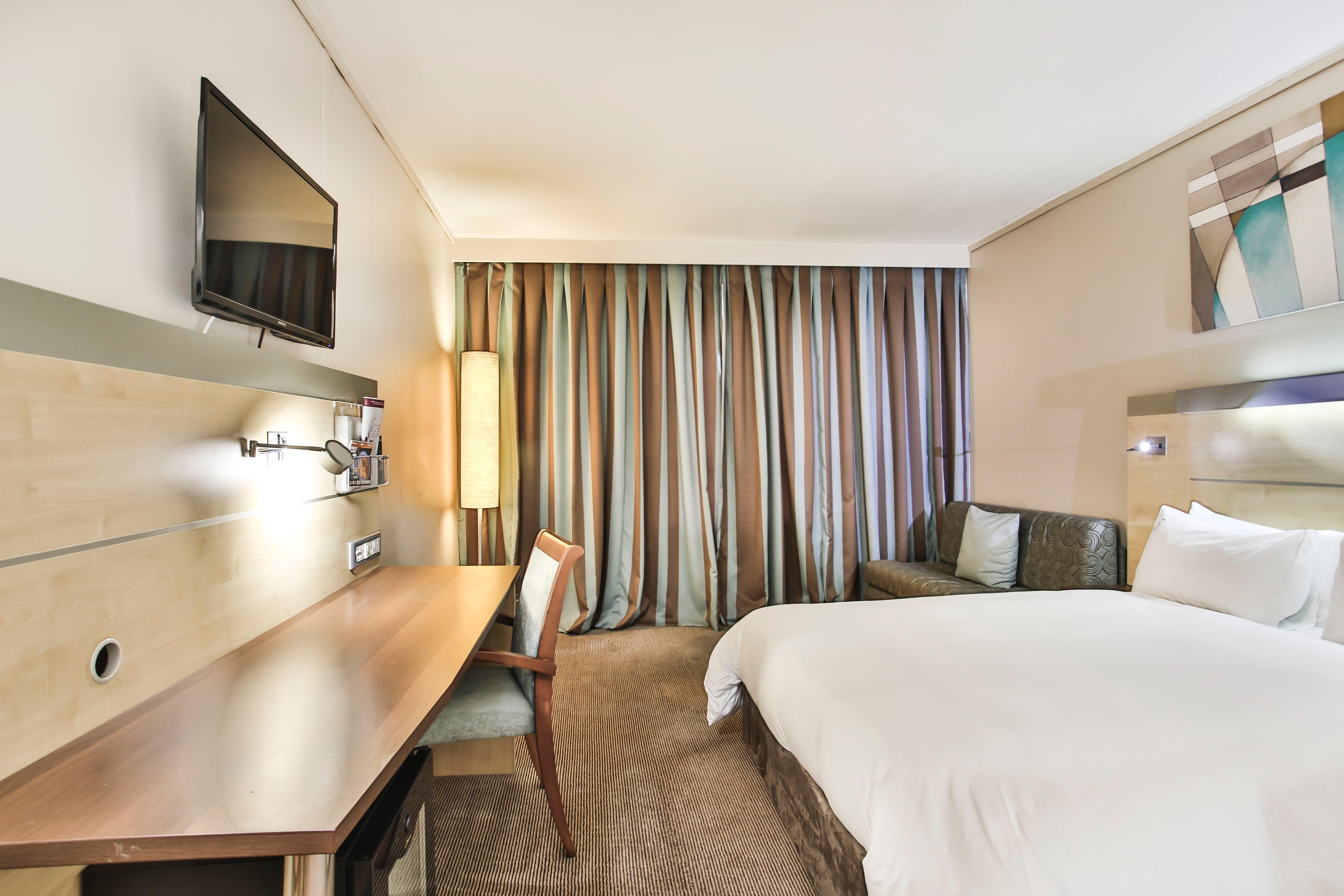 Holiday Inn Express Sandton-Woodmead By Ihg Екстериор снимка