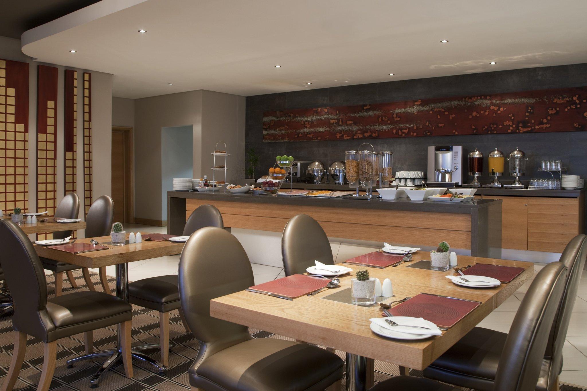 Holiday Inn Express Sandton-Woodmead By Ihg Екстериор снимка