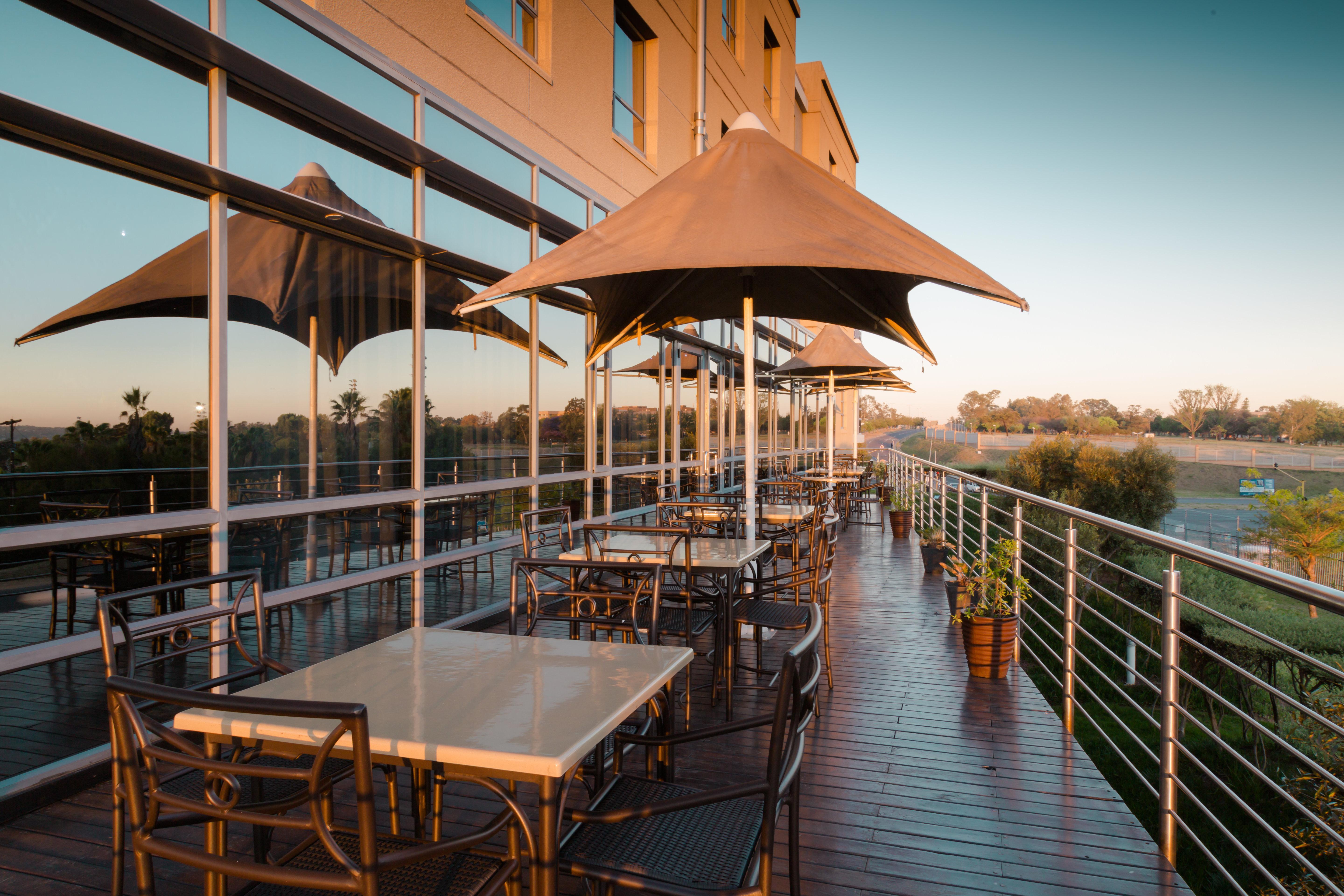 Holiday Inn Express Sandton-Woodmead By Ihg Екстериор снимка