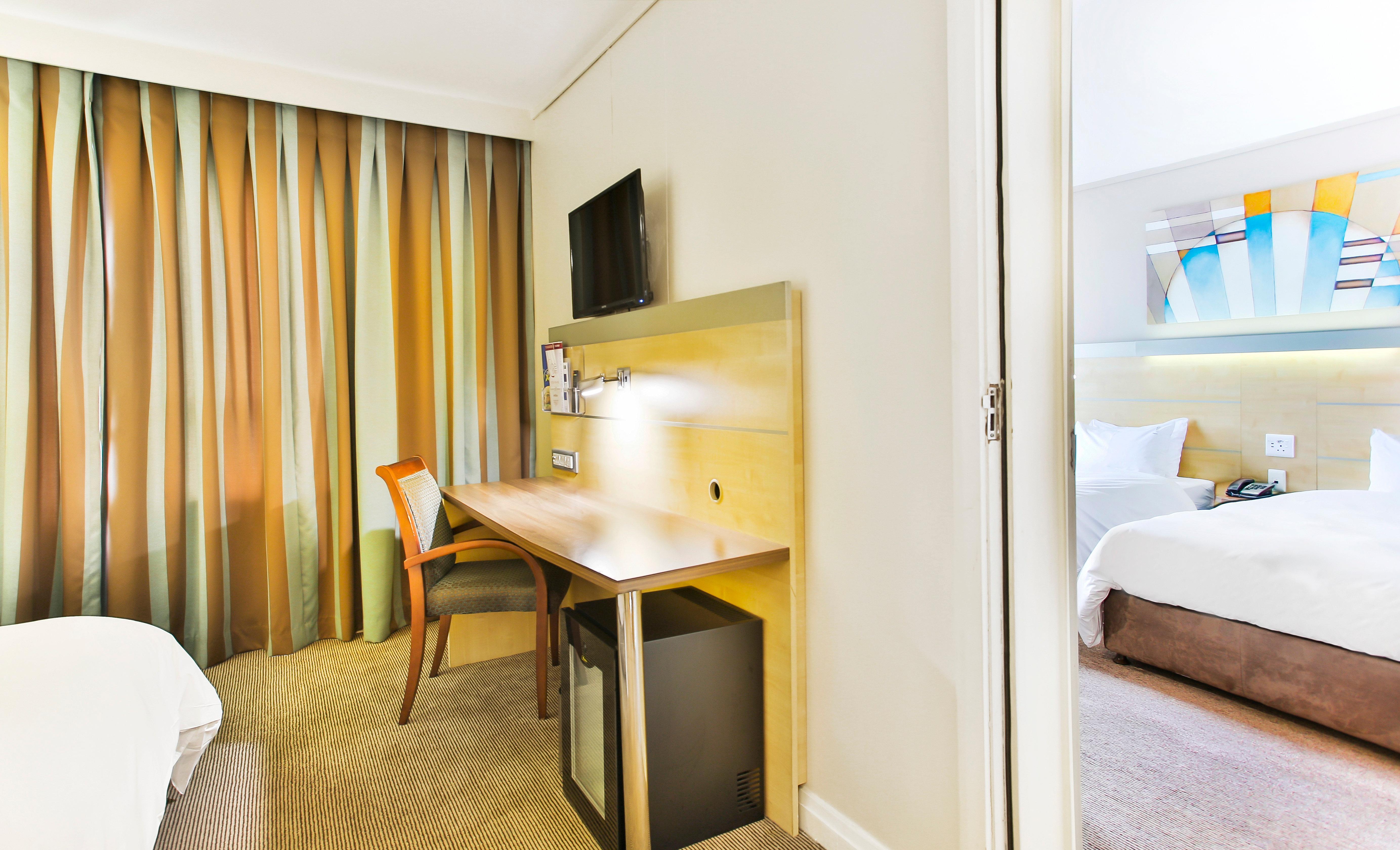 Holiday Inn Express Sandton-Woodmead By Ihg Екстериор снимка