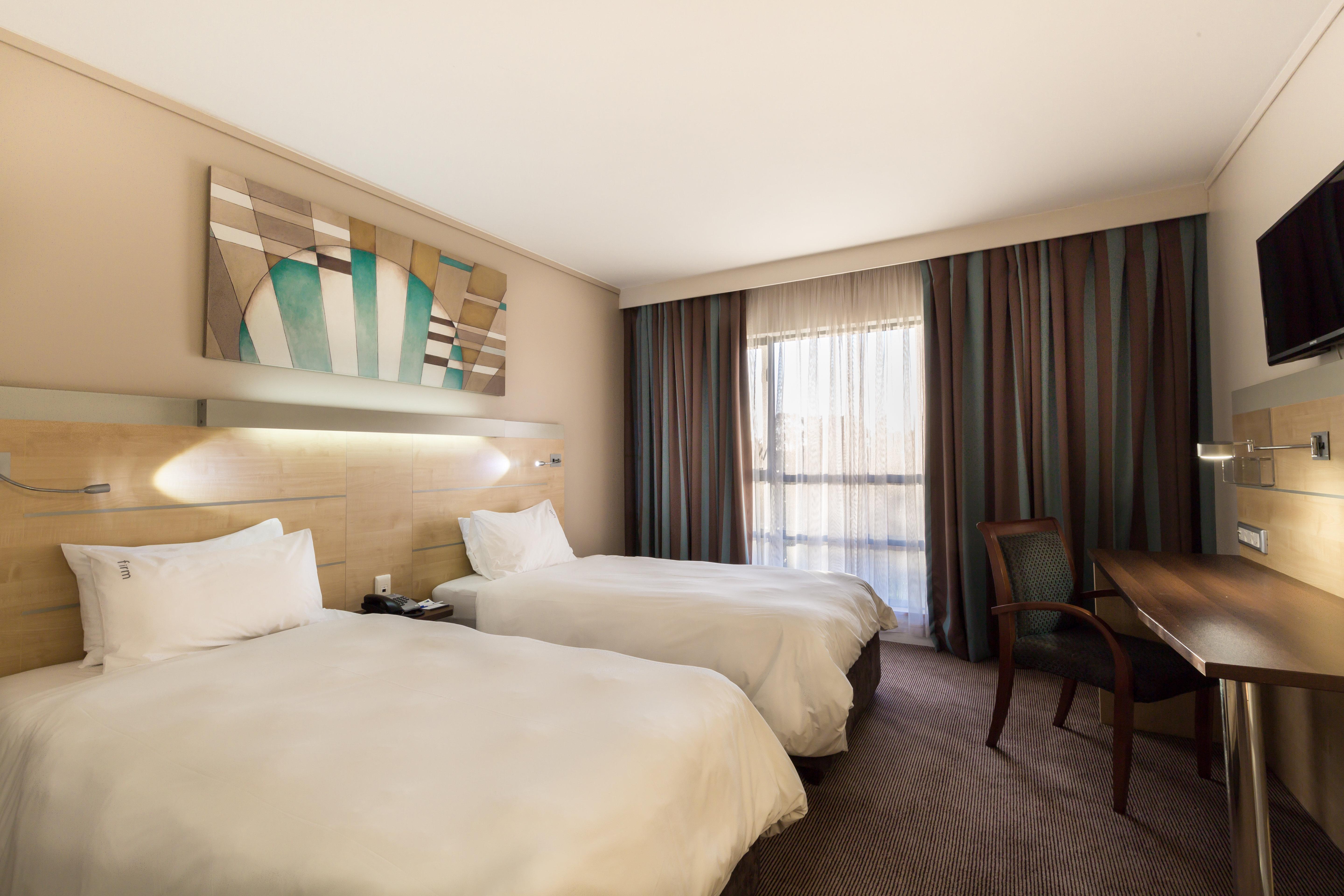 Holiday Inn Express Sandton-Woodmead By Ihg Екстериор снимка