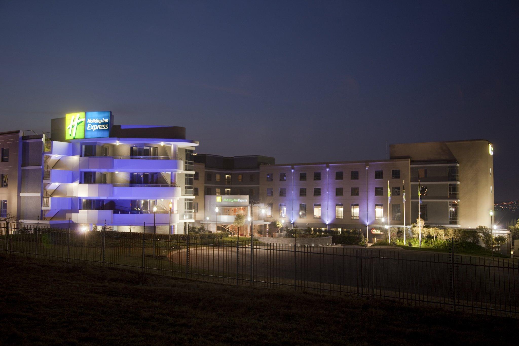 Holiday Inn Express Sandton-Woodmead By Ihg Екстериор снимка