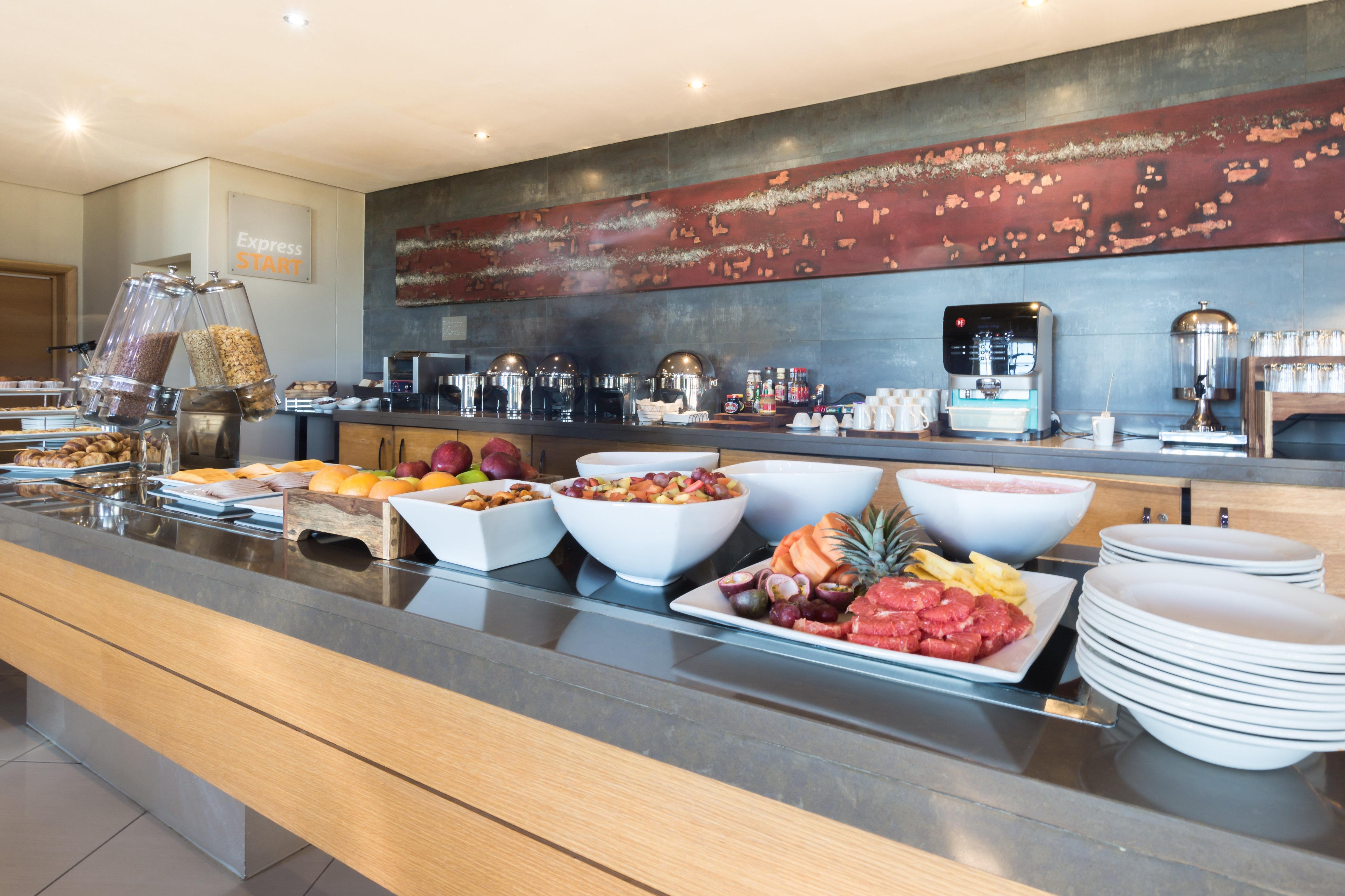 Holiday Inn Express Sandton-Woodmead By Ihg Екстериор снимка