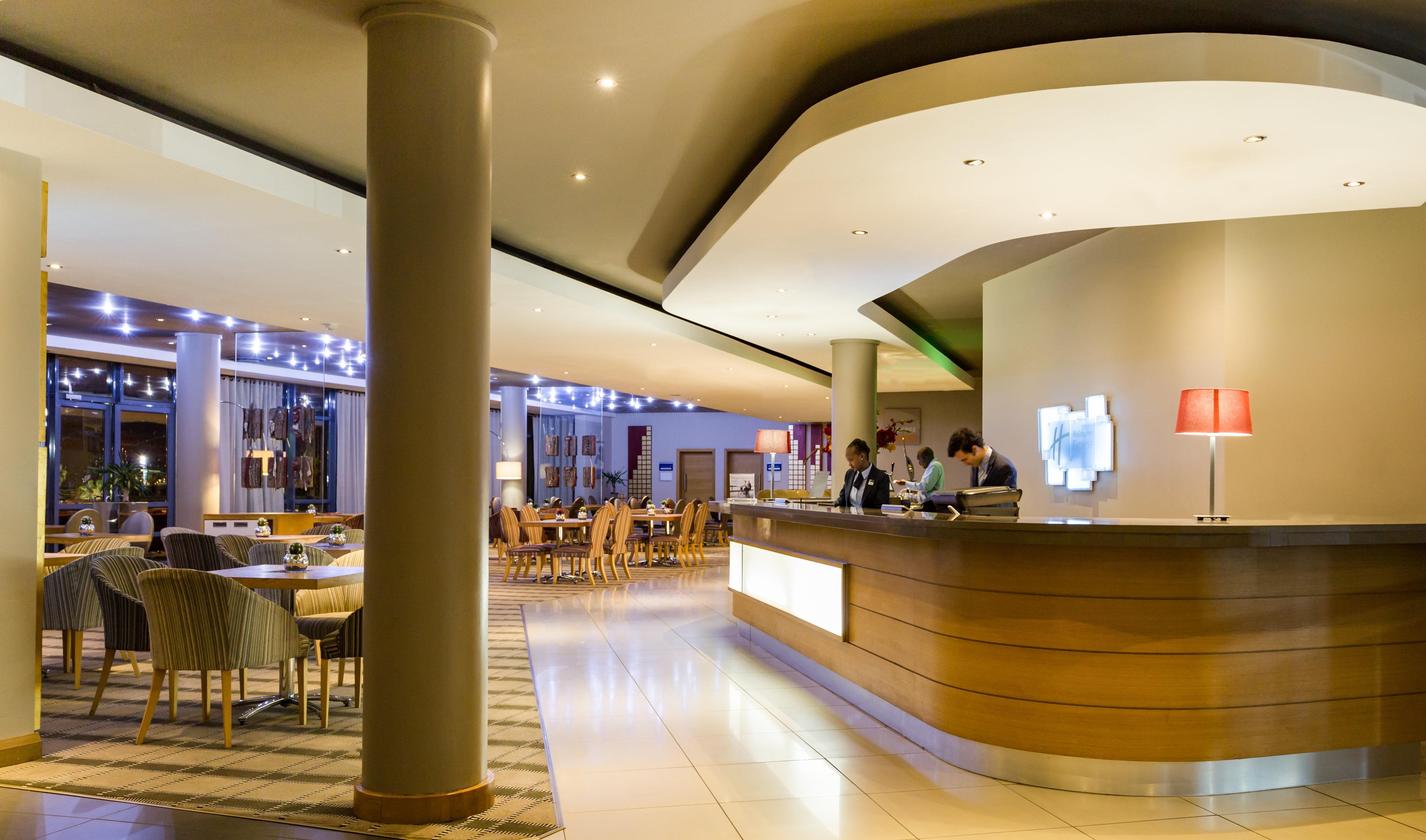 Holiday Inn Express Sandton-Woodmead By Ihg Екстериор снимка